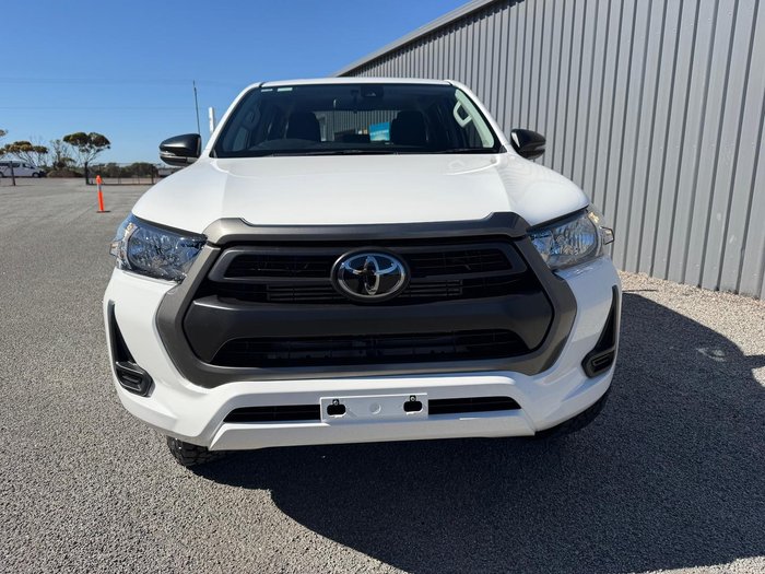 2023 Toyota Hilux SR