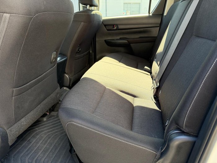 2023 Toyota Hilux SR