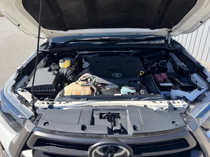 2023 Toyota Hilux SR