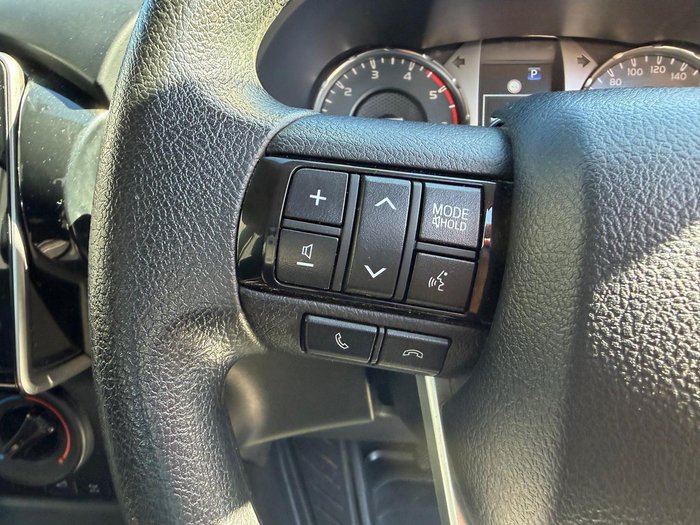 2023 Toyota Hilux SR