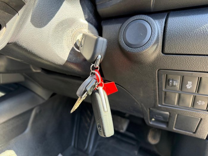 2023 Toyota Hilux SR