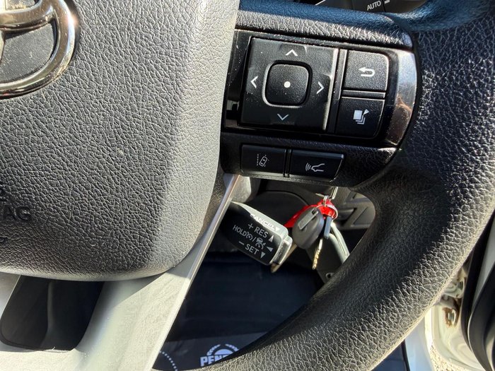 2023 Toyota Hilux SR