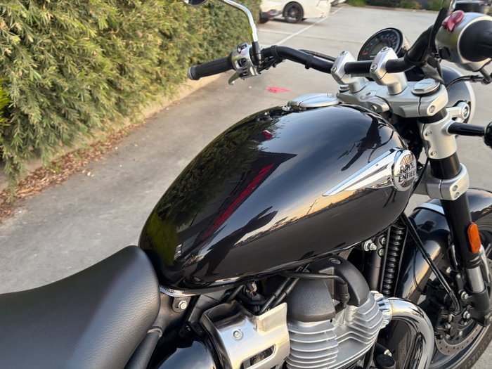 2025 Royal Enfield SUPER METEOR 650 Black