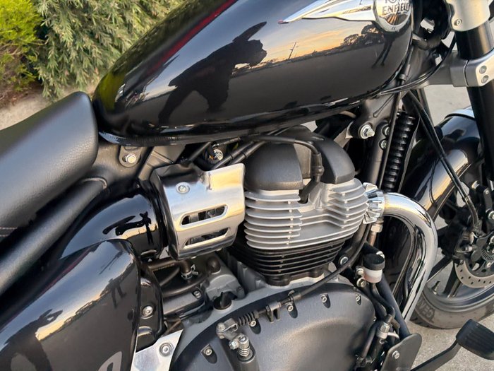 2025 Royal Enfield SUPER METEOR 650 Black