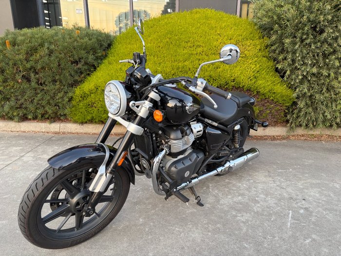 2025 Royal Enfield SUPER METEOR 650 Black