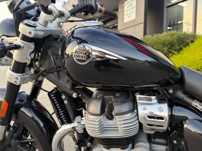 2025 Royal Enfield SUPER METEOR 650 Black
