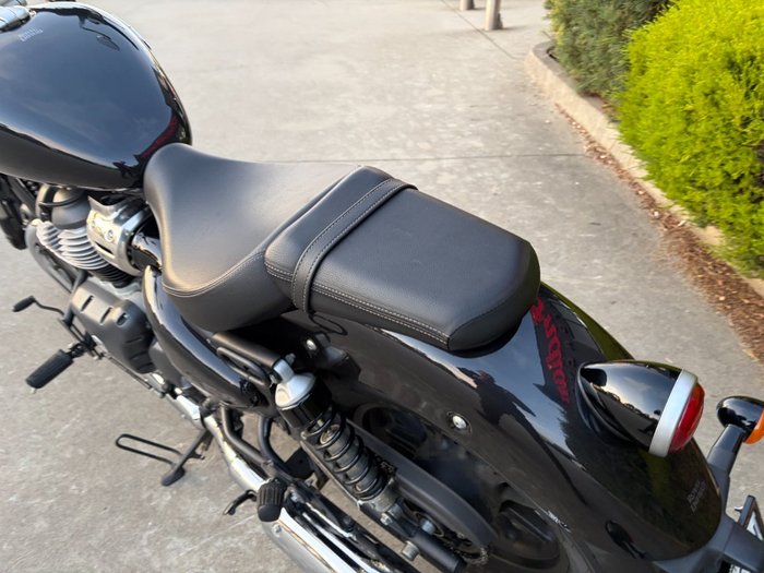 2025 Royal Enfield SUPER METEOR 650 Black