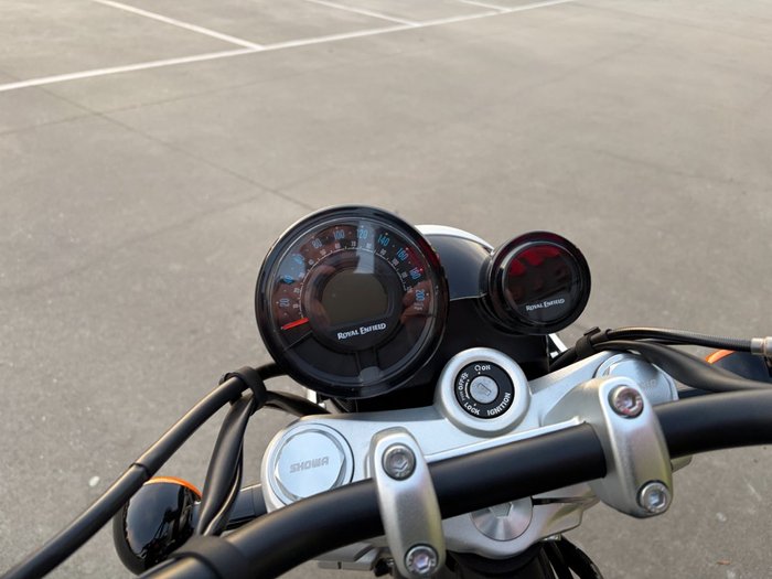 2025 Royal Enfield SUPER METEOR 650 Black