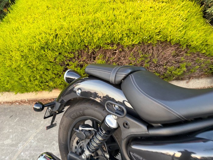 2025 Royal Enfield SUPER METEOR 650 Black