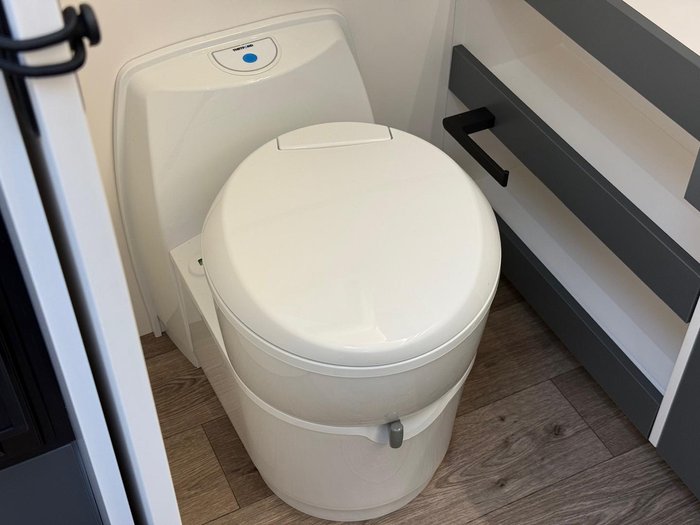 2025 New Age Caravans Manta Ray Mr18er My26