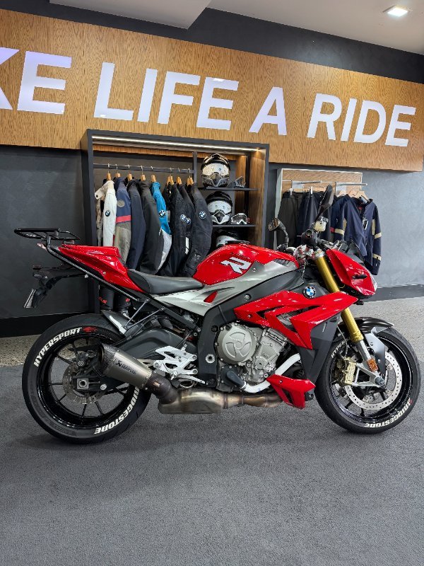 2014 BMW Motorrad S 1000 R Red