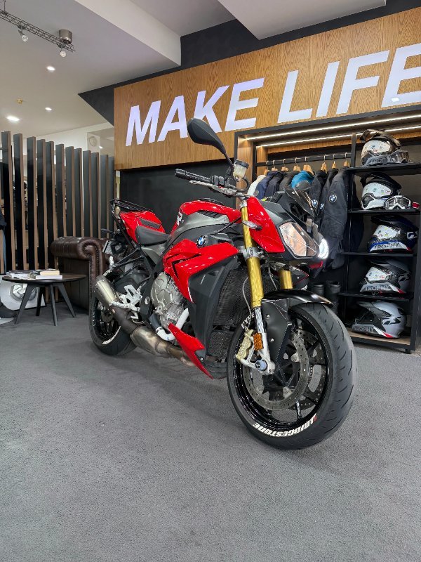 2014 BMW Motorrad S 1000 R Red