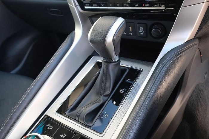 2022 Mitsubishi Pajero Sport GSR