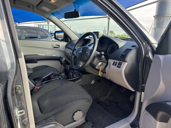 2013 Mitsubishi Triton GLX-R