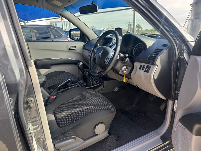 2013 Mitsubishi Triton GLX-R