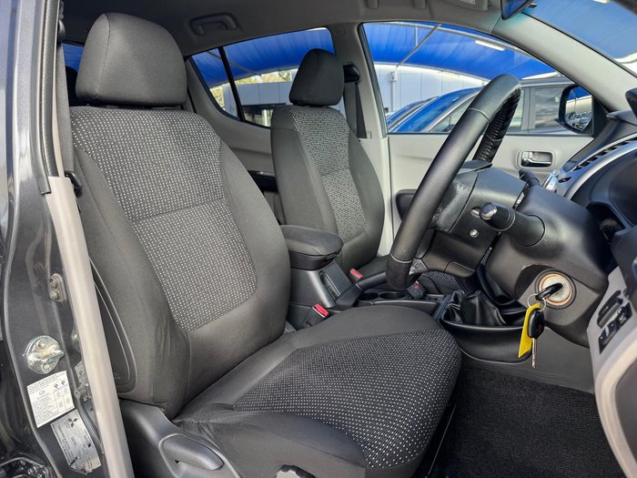 2013 Mitsubishi Triton GLX-R