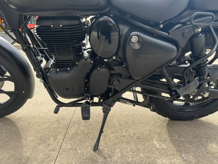 2026 Royal Enfield (see Also Enfiel 2026 Royal Enfield CLASSIC 350 BLACK