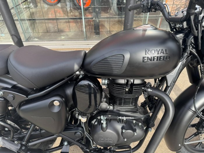 2026 Royal Enfield (see Also Enfiel 2026 Royal Enfield CLASSIC 350 BLACK
