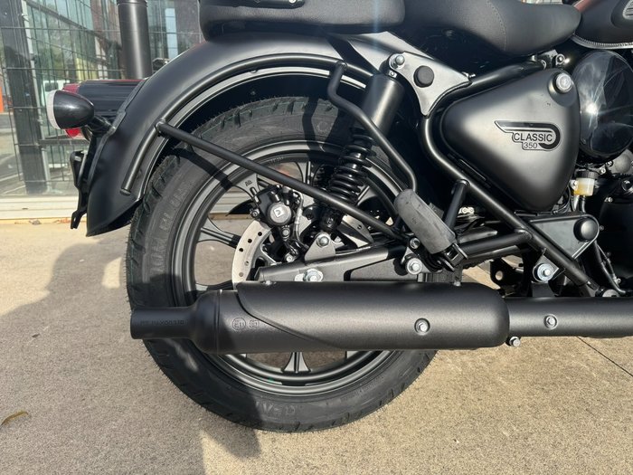 2026 Royal Enfield (see Also Enfiel 2026 Royal Enfield CLASSIC 350 BLACK