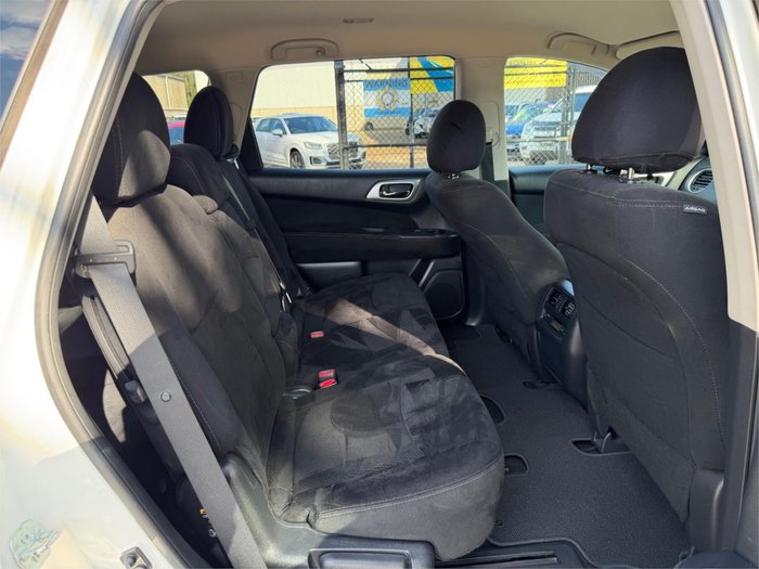 2015 NISSAN PATHFINDER ST (4x4)