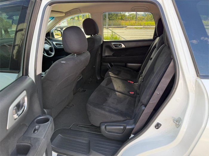 2015 NISSAN PATHFINDER ST (4x4)