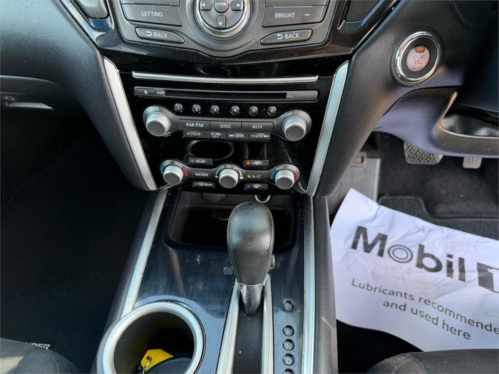 2015 NISSAN PATHFINDER ST (4x4)