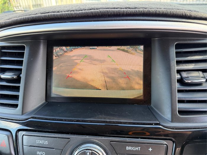 2015 NISSAN PATHFINDER ST (4x4)