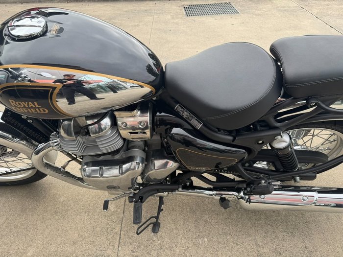 2026 Royal Enfield (see Also Enfiel 2026 ROYAL ENFIELD CLASSIC 650 BLACK