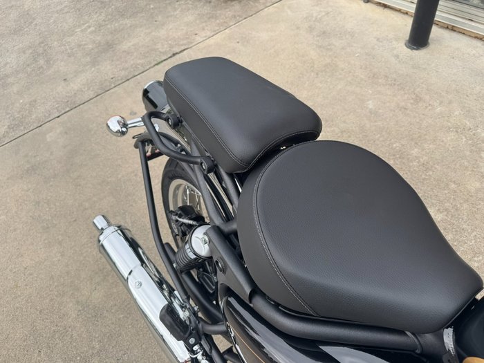 2026 Royal Enfield (see Also Enfiel 2026 ROYAL ENFIELD CLASSIC 650 BLACK