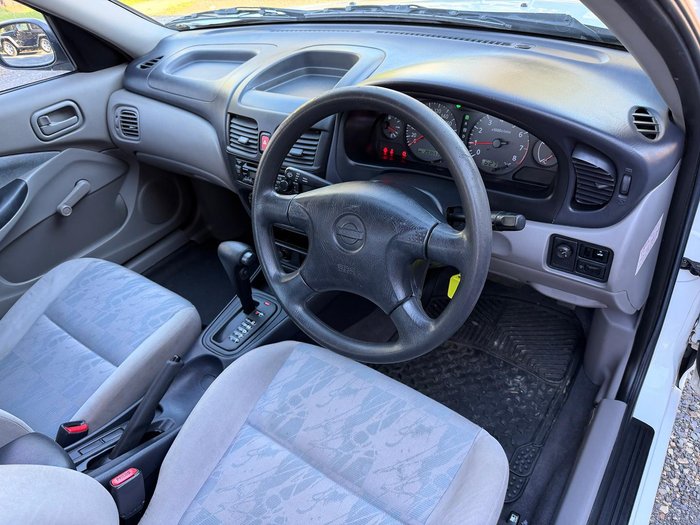 2002 Nissan Pulsar ST N16 Artic White