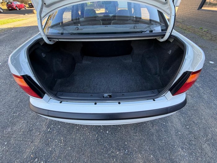 2002 Nissan Pulsar ST N16 Artic White