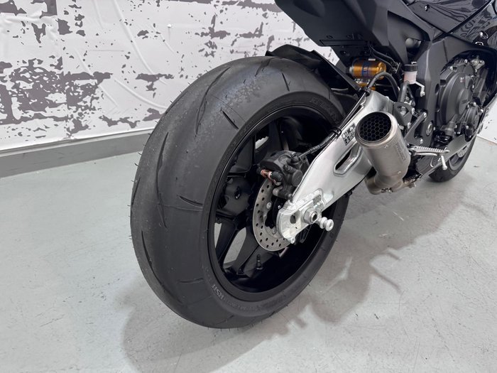 2024 Yamaha YZF-R1M R1 Black