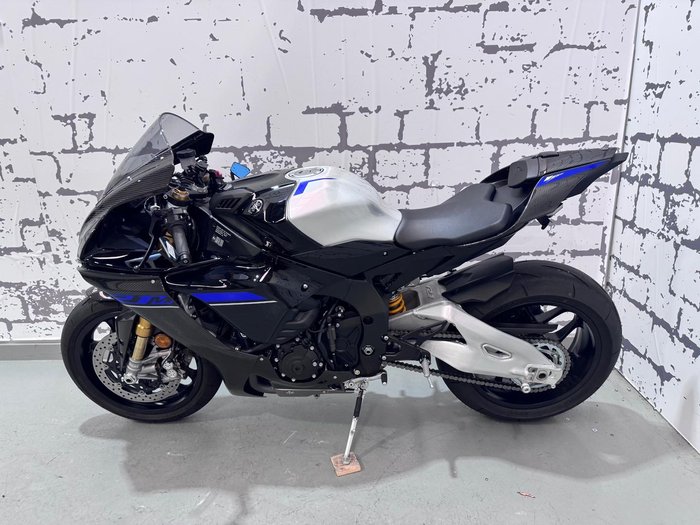 2024 Yamaha YZF-R1M R1 Black