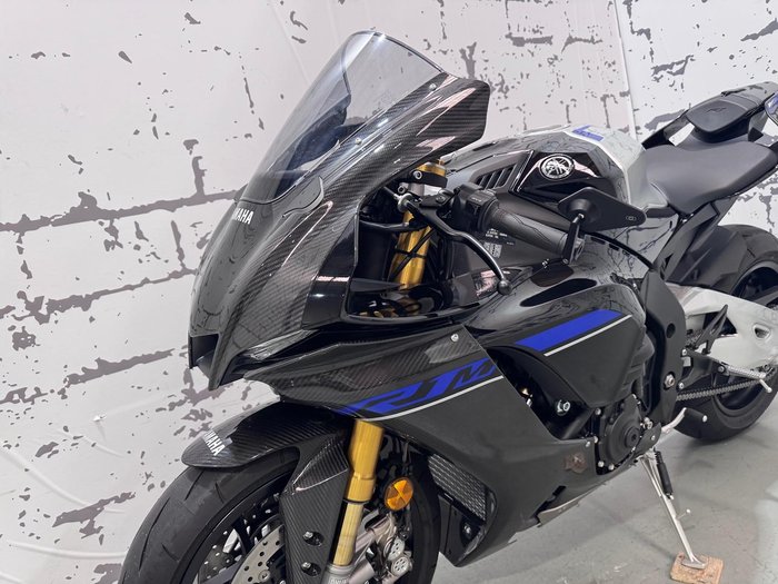2024 Yamaha YZF-R1M R1 Black