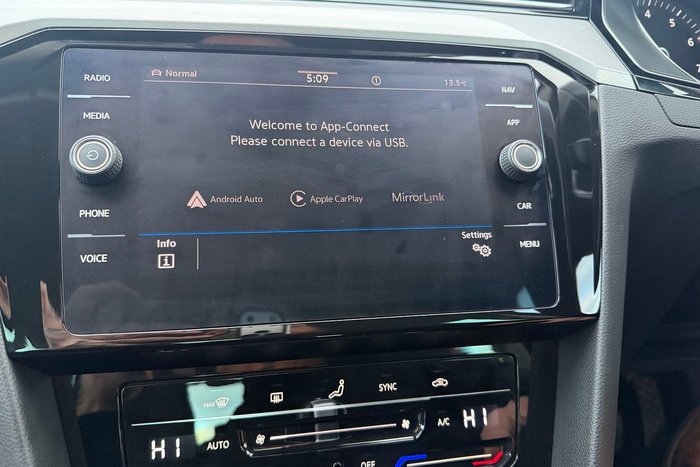 2022 Volkswagen Passat 140TSI Business