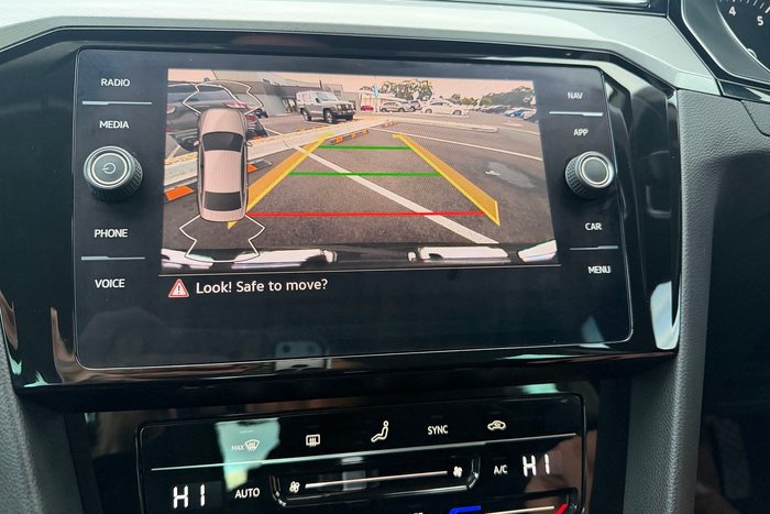 2022 Volkswagen Passat 140TSI Business