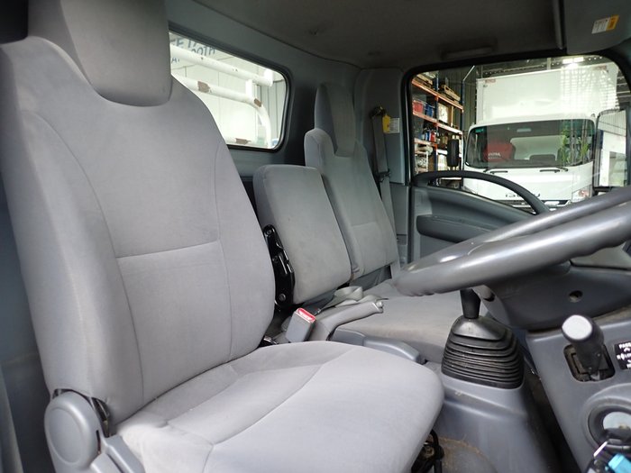 2015 ISUZU NPR 275