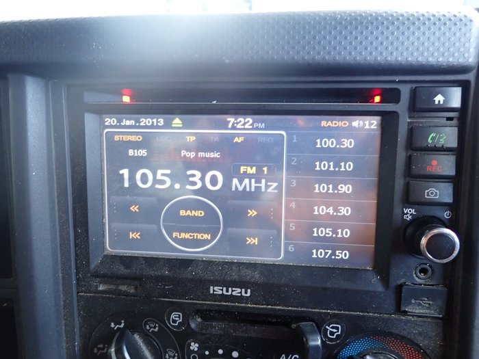 2015 ISUZU NPR 275