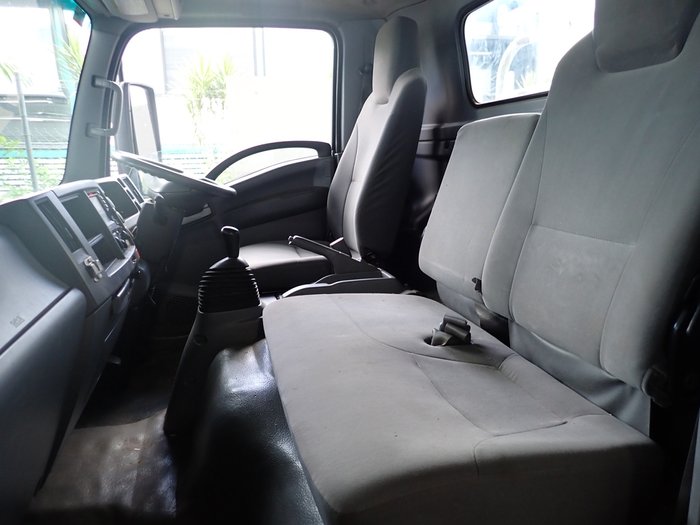 2015 ISUZU NPR 275