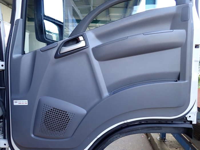 2017 ISUZU NPS 75-155