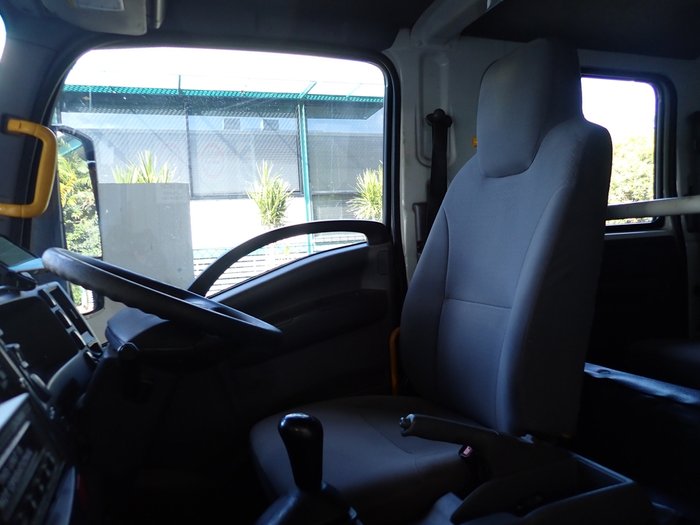 2017 ISUZU NPS 75-155