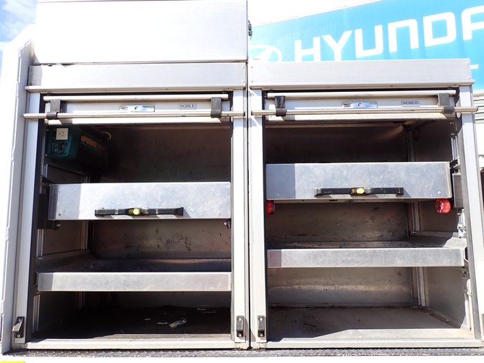 2017 ISUZU NPS 75-155