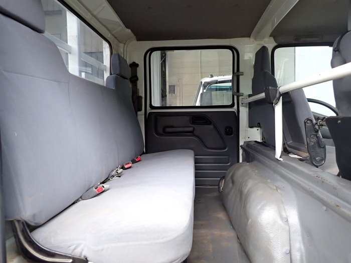 2017 ISUZU NPR 75-190