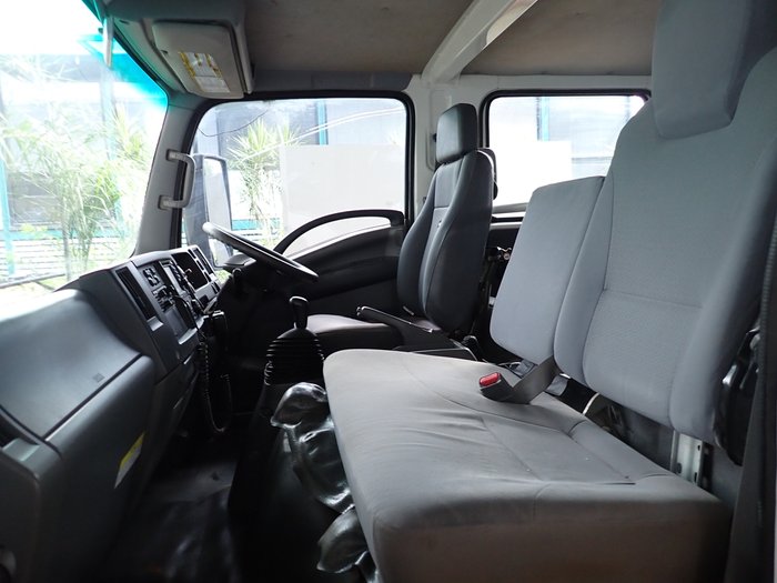 2017 ISUZU NPR 75-190