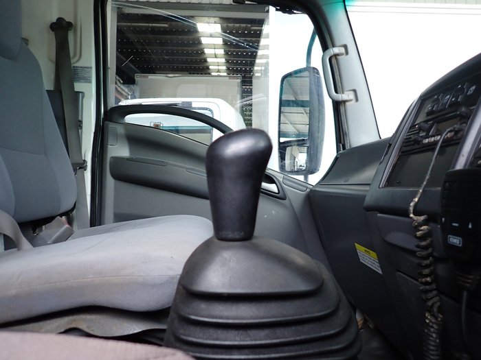 2017 ISUZU NPR 75-190