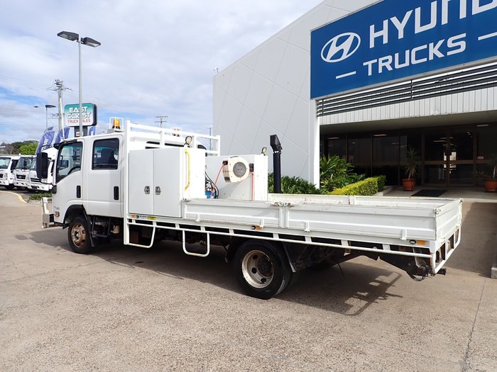 2017 ISUZU NPR 75-190