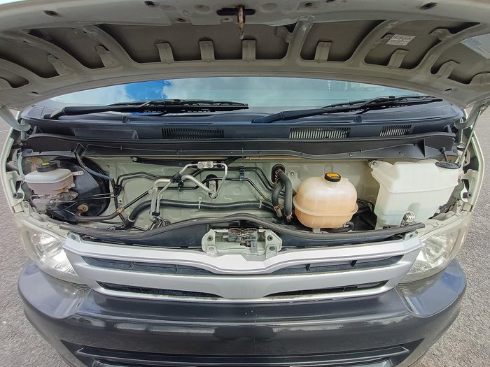 2011 Toyota Hiace Commuter