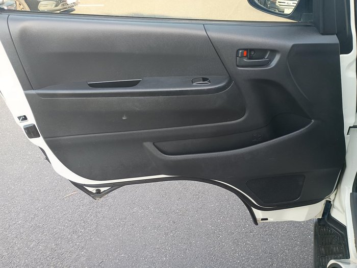 2008 Toyota Hiace Commuter