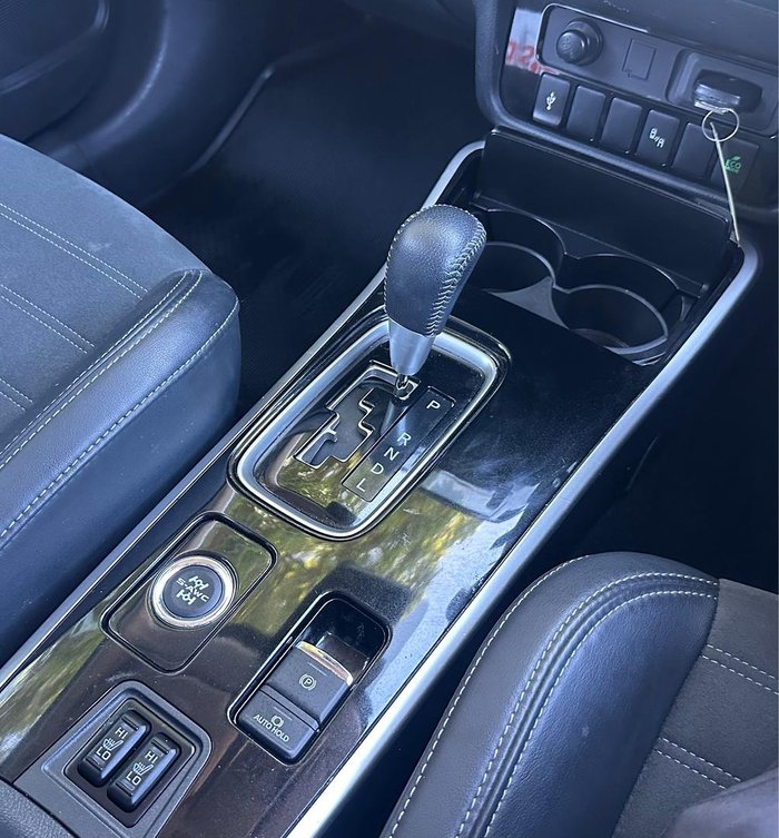 2020 Mitsubishi Outlander LS