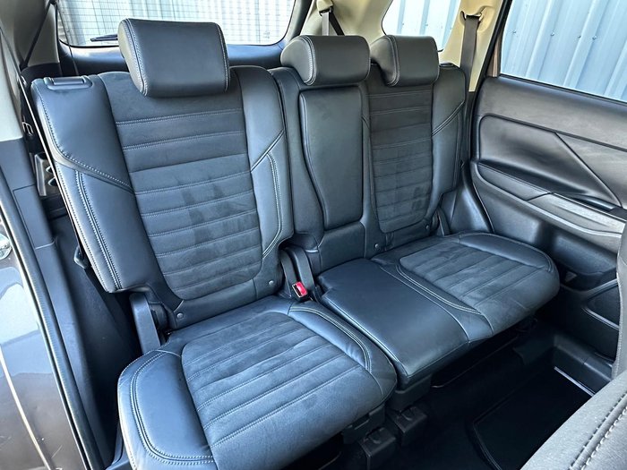 2020 Mitsubishi Outlander LS